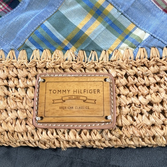Tommy Hilfiger Clutch Handle‎ Grass Patchwork  Purse - Picture 3 of 9